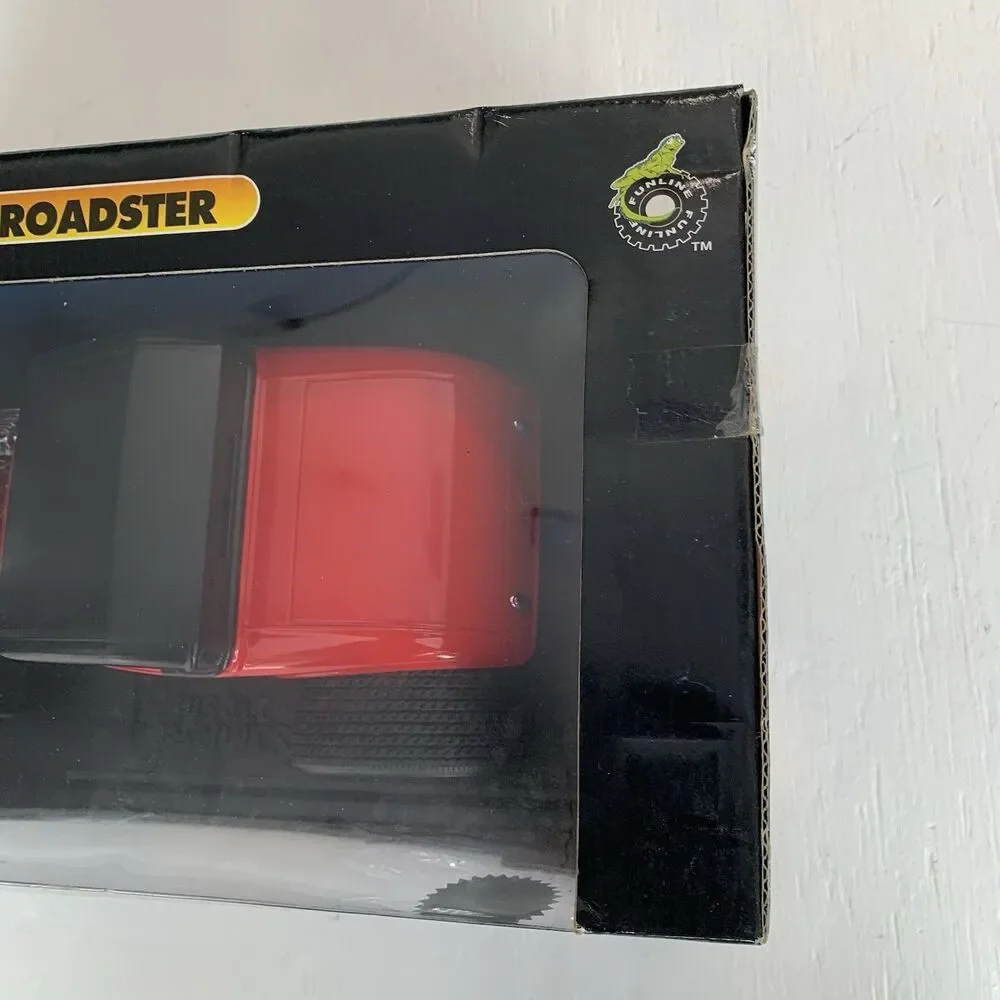 Muscle Machines '32 Roadster 1:18 Scale Diecast Car Metal Mint